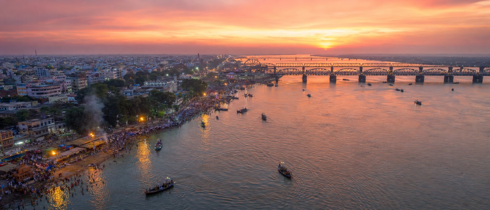 Pilgrims near the Rajahmundry arch bridge, Pushkaralu